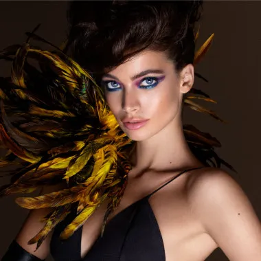 A Winning Chic Look - Aura on 150 Minutes Show